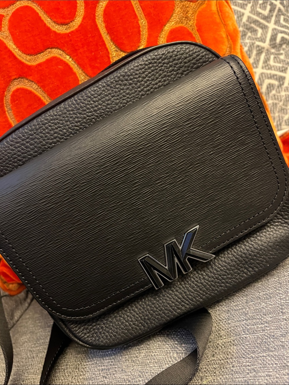 Michael Kors Black MK Logo Messenger Crossbody new without tag